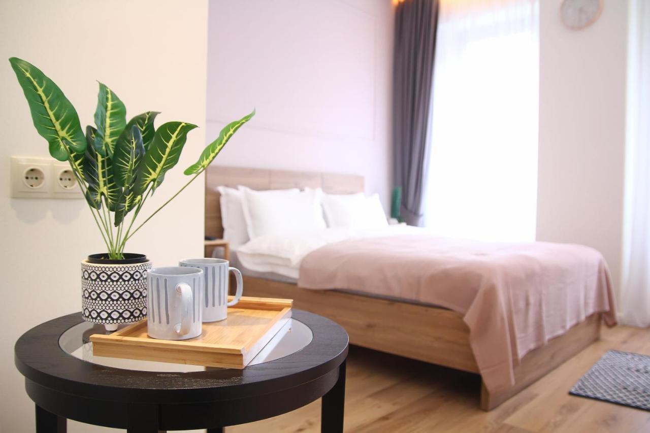Parilament On Rustaveli 4 Rooms 트빌리시 외부 사진
